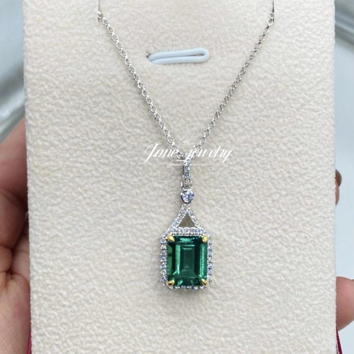 Kalung & Liontin Premium Halo Radiant Cut 4crt Colombia Green