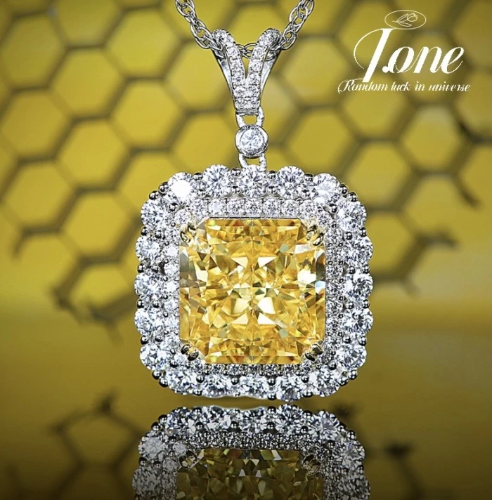 Kalung & Liontin Premium Halo Radiant Cut 10crt Yellow Colour