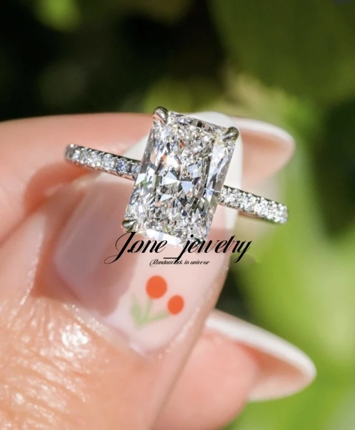 Cincin Premium Radiant Cut